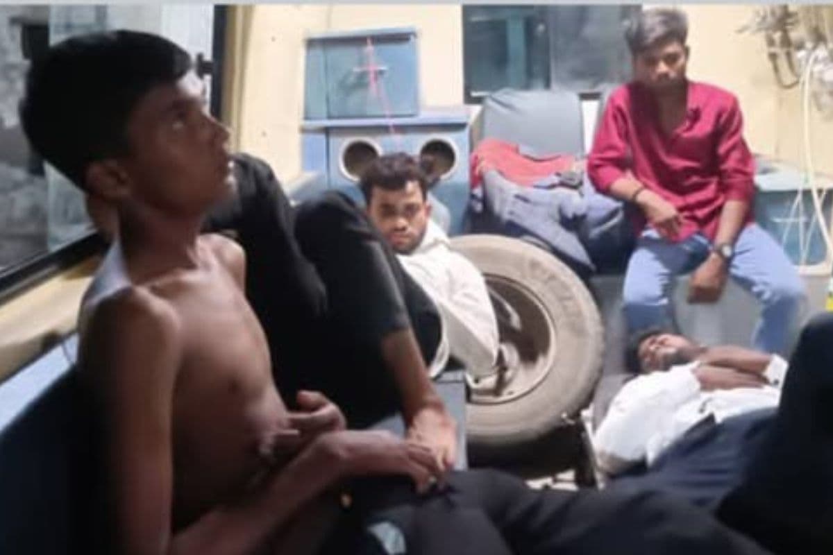 दुर्गावती–ककरैत मार्ग पर दो बाइकों की आमने-सामने टक्कर, चार युवक घायल