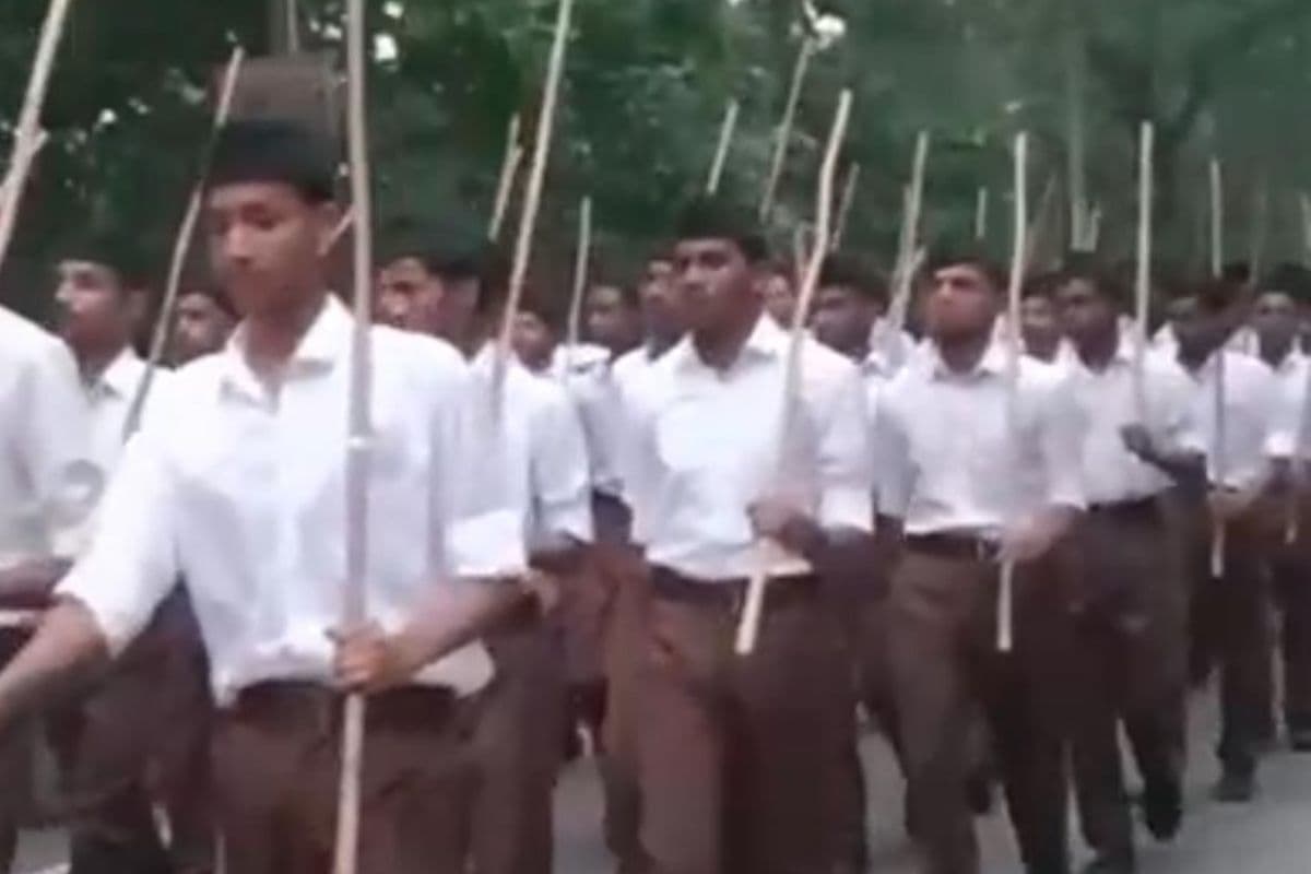 बेगूसराय: अनुशासन और संगठन शक्ति का प्रदर्शन, मंझौल में निकला आरएसएस का पथ संचलन
