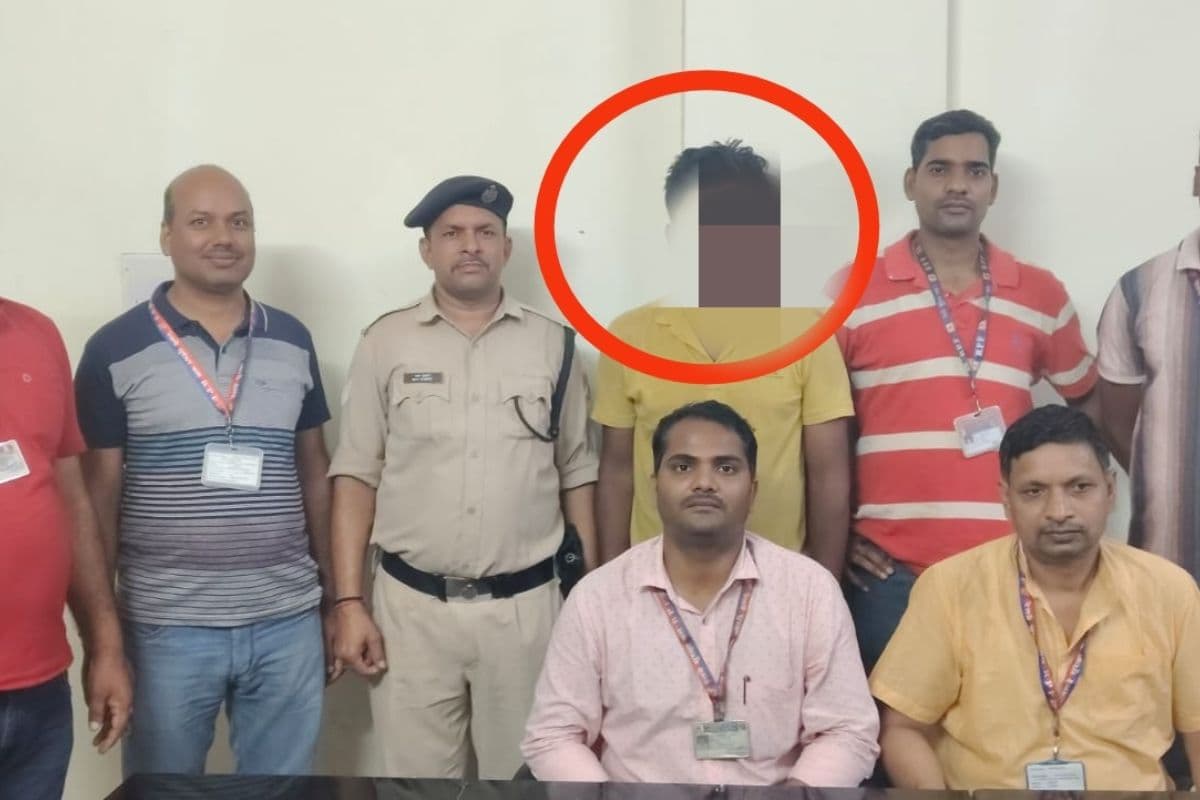 गया जी आरपीएफ की कार्रवाई, अवैध रेल टिकट कारोबार में संलिप्त युवक गिरफ्तार