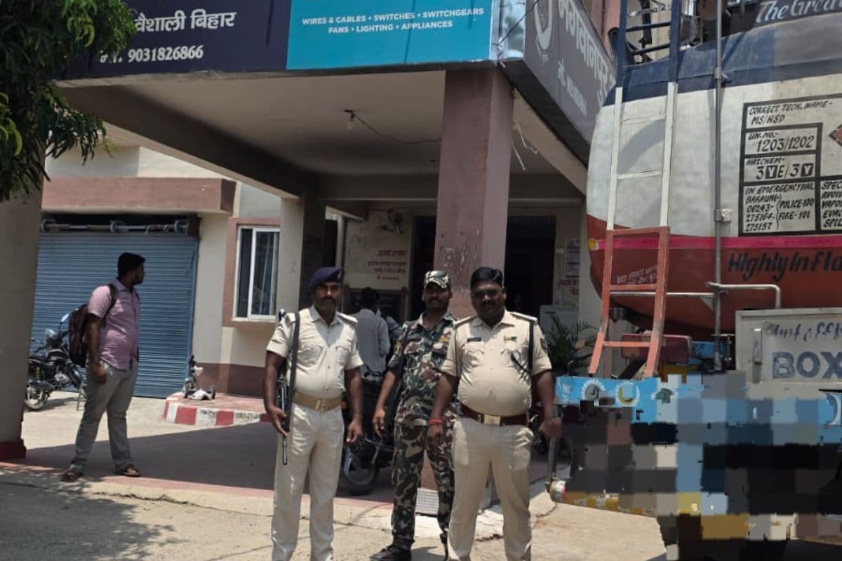 बिहार पुलिस की शराब माफिया के खिलाफ बड़ी कार्रवाई, वैशाली में तेल टैंकर से 1413 लीटर शराब बारामद