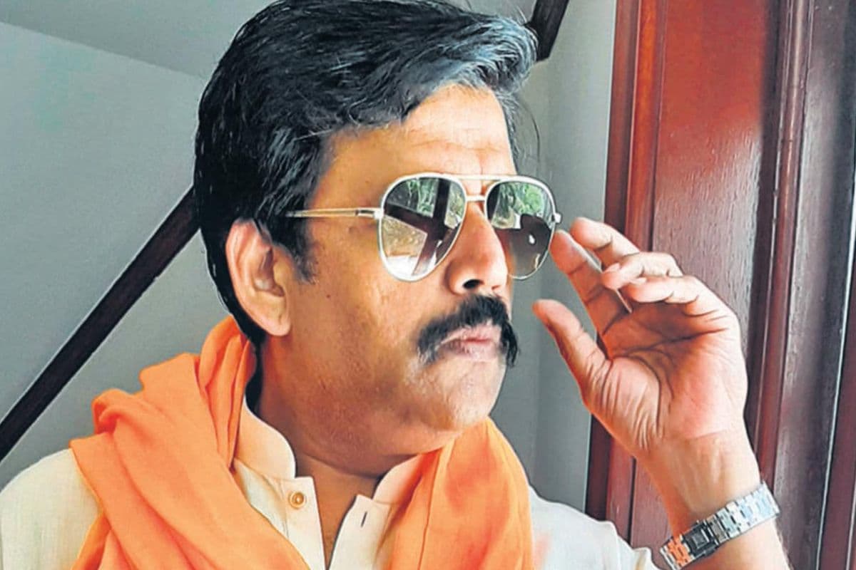 सांसद और फिल्म अभिनेता रवि किशन के नाम पर डीएम से पैरवी करना पड़ा भारी, तीन युवकों को गोपालगंज पुलिस ने किया डिटेन