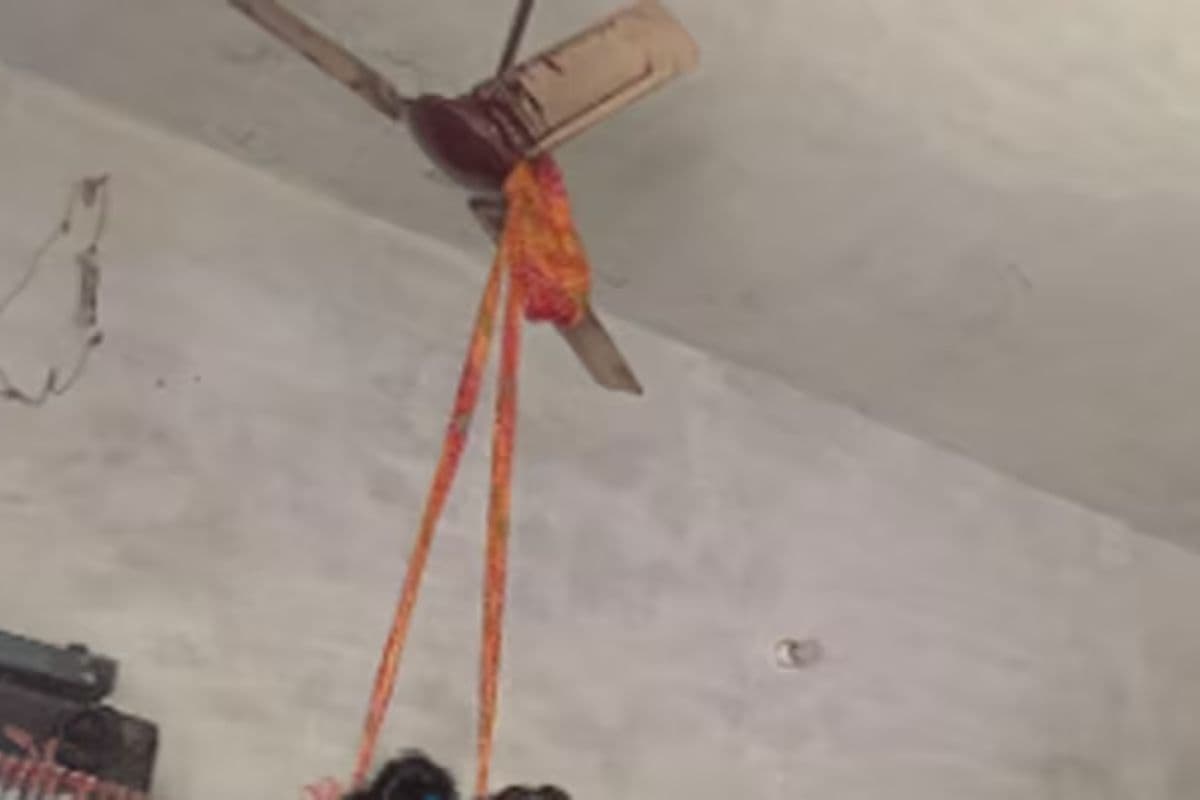 शादी के एक माह बाद विवाहिता की संदिग्ध मौत, पंखे से लटका मिला शव, दहेज हत्या का आरोप