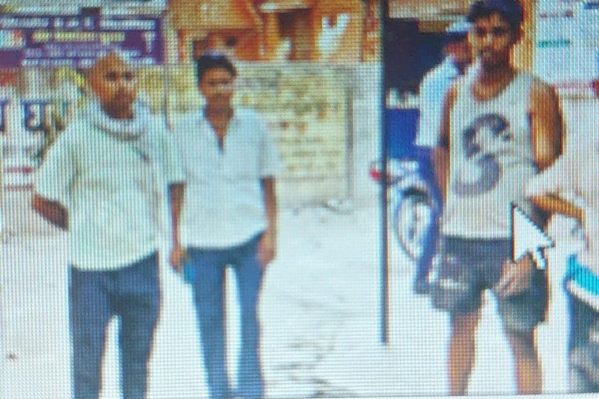 जहानाबाद : लोहे के पोल में दौड़ रहा था करंट, चपेट में आने से नाश्ता विक्रेता की मौत