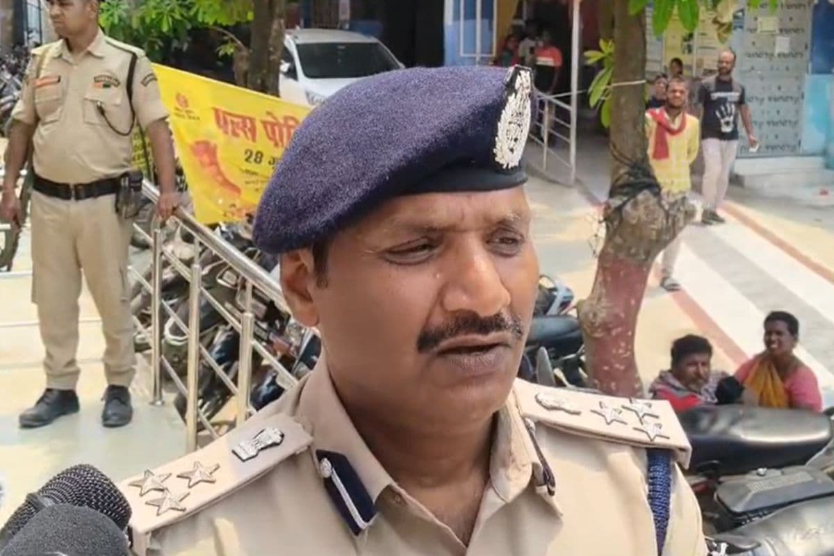 बेगूसराय दुष्कर्म मामला: थानाध्यक्ष निलंबित, पीड़िता से मिले DIG, बोले-'आरोपियों की हुई  पहचान'