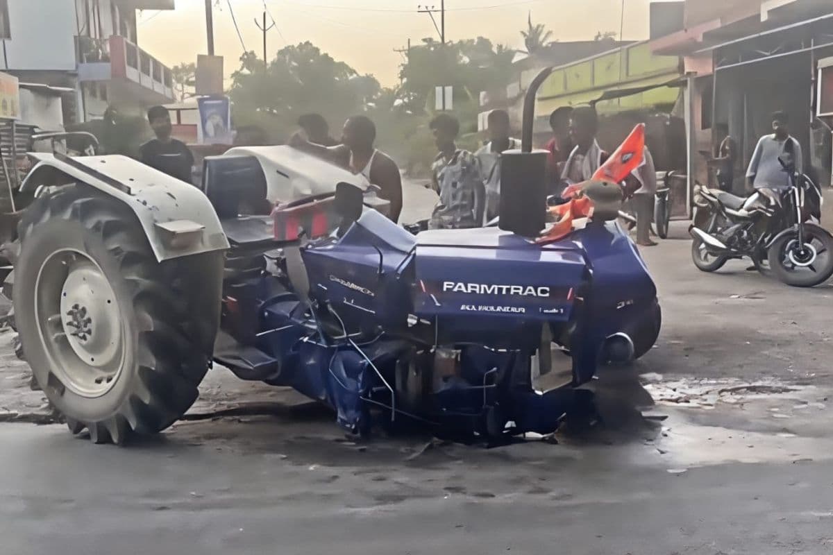 वैशाली में भीषण रोड एक्सीडेंट, तेज रफ्तार डंपर की टक्कड़ में ट्रैक्टर के उड़ गए परखच्चे