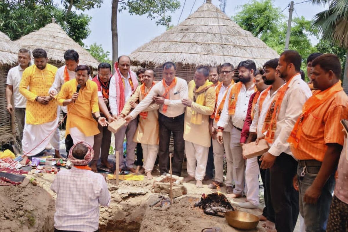 'श्री संकट मोचन मंदिर' निर्माण की रखी गई आधारशिला, वैदिक मंत्रोच्चार के साथ सारण में हुआ भूमि पूजन