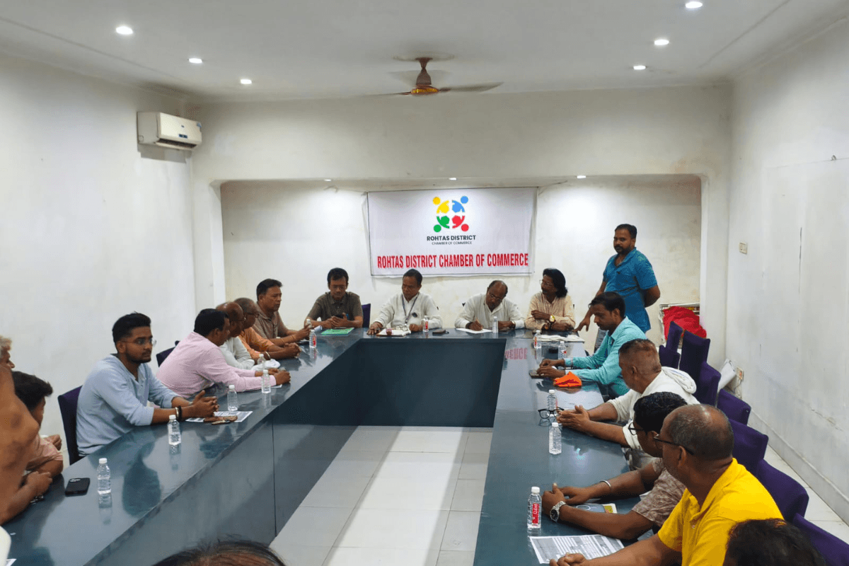 रोहतास के डेहरी इंडस्ट्रियल एरिया की बढ़ी परेशानी: 1 साल से बिजली कनेक्शन ठप, मोबाइल टावर न होने से इंटरनेट बंद
