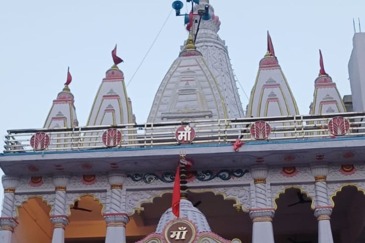 मुंगेर के बड़ी दुर्गा महारानी मंदिर में उमड़ रही भक्तों की भीड़, हर मनोकामना होती है पूरी
