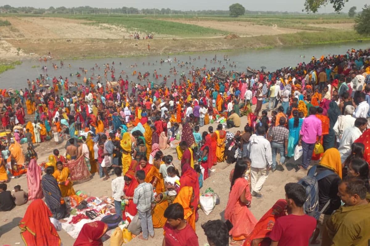 बेगूसराय में गंगा दशहरा की धूम, मिथिलांचल के प्रसिद्ध झमटिया गंगा धाम में श्रद्धालुओं का जनसैलाब