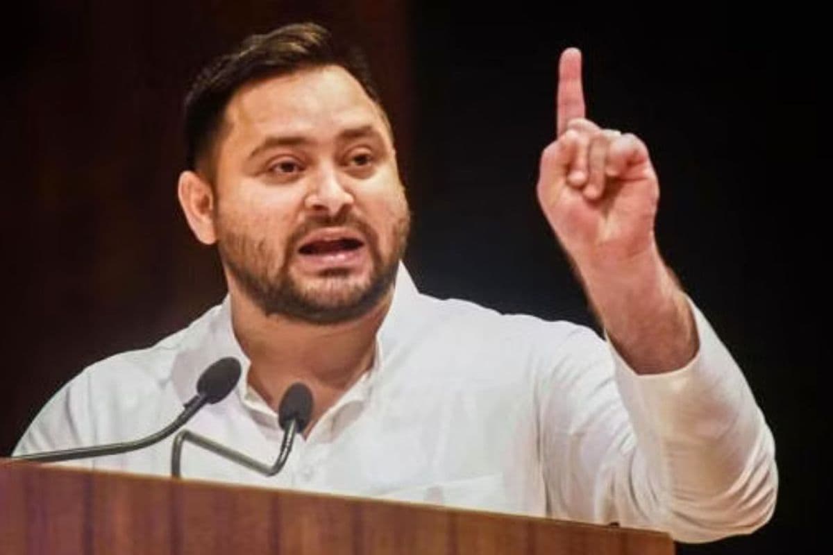 बेगूसराय सामूहिक दुष्कर्म मामला: पीड़िता से मुलाकात के बाद तेजस्वी यादव का सरकार पर हमला- 'हत्या और अपहरण की घटनाओं में हुई बढ़ोतरी'