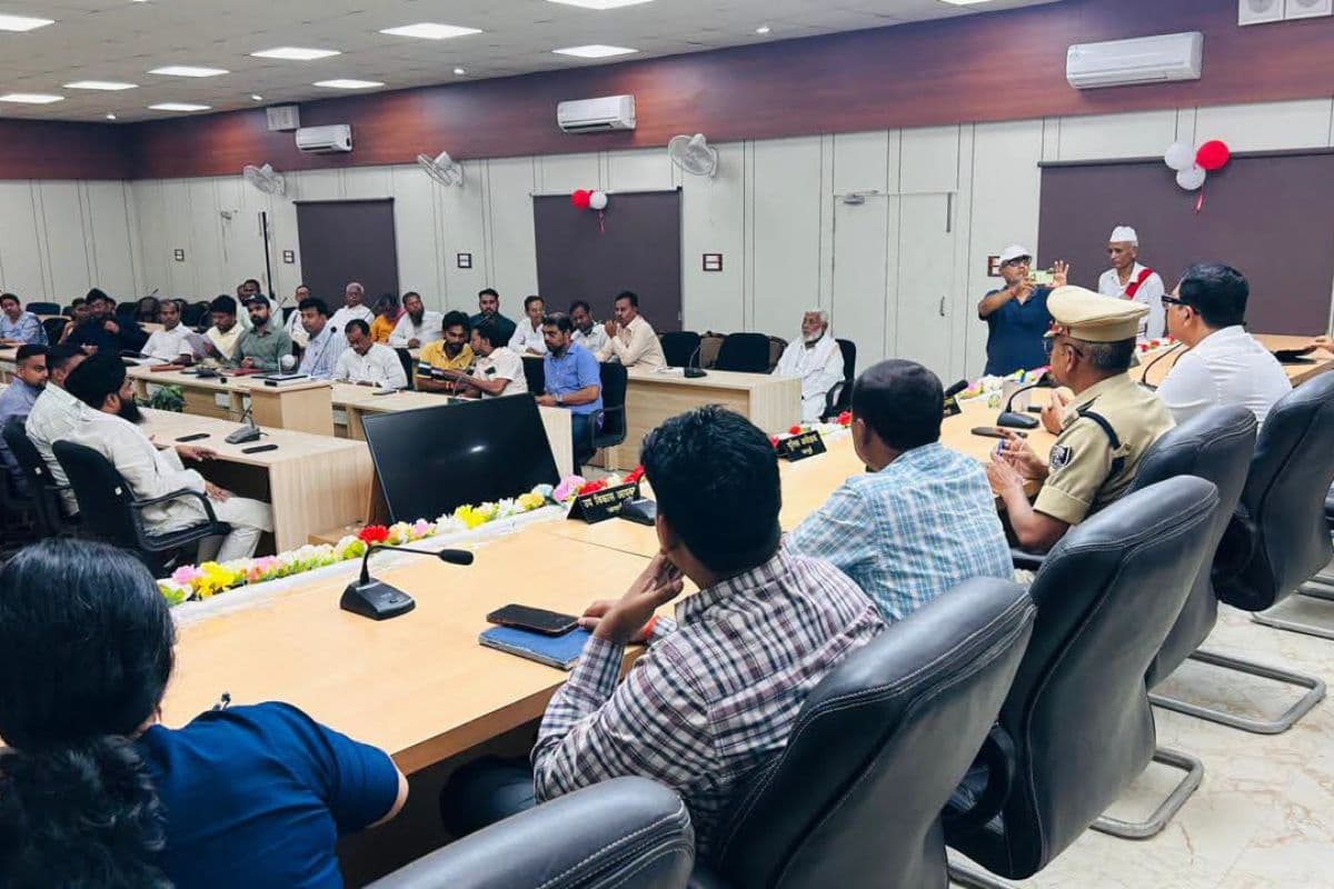 अफवाह फैलाने वालों पर रहेगी पैनी नजर: जमुई में मुहर्रम पर्व को लेकर डीएम-एसपी ने संयुक्त रूप से की समीक्षा बैठक
