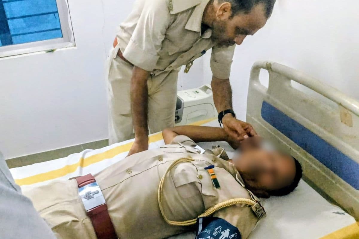 सीवान में मुहर्रम जुलूस की ड्यूटी के दौरान लाठी लगने से दारोगा घायल, अस्पताल में भर्ती
