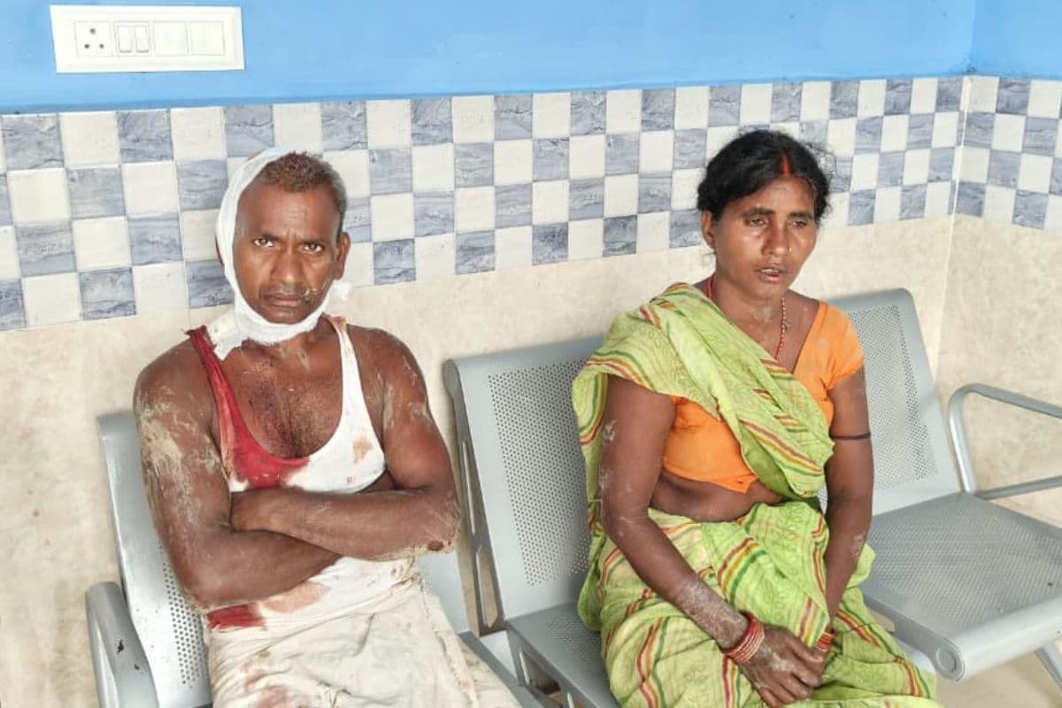 महमूदाबाद गांव में मूंग की खेत में मवेशी घुसने पर खूनी संघर्ष, जमकर चले लाठी-डंडे, पांच लोग अस्पताल में भर्ती