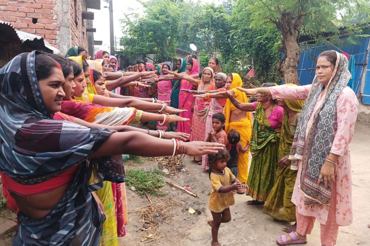 पंचायत विकास दिवस पर जीविका दीदियों ने निकाली प्रभात फेरी, नशामुक्त समाज बनाने का लिया संकल्प