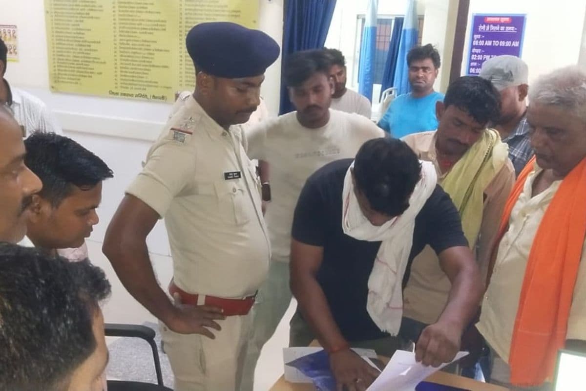 वैशाली में भीषण सड़क हादसा, ट्रक की टक्कर से टेंपो सवार की मौत, 4 बेटियों के सिर से उठा पिता का साया