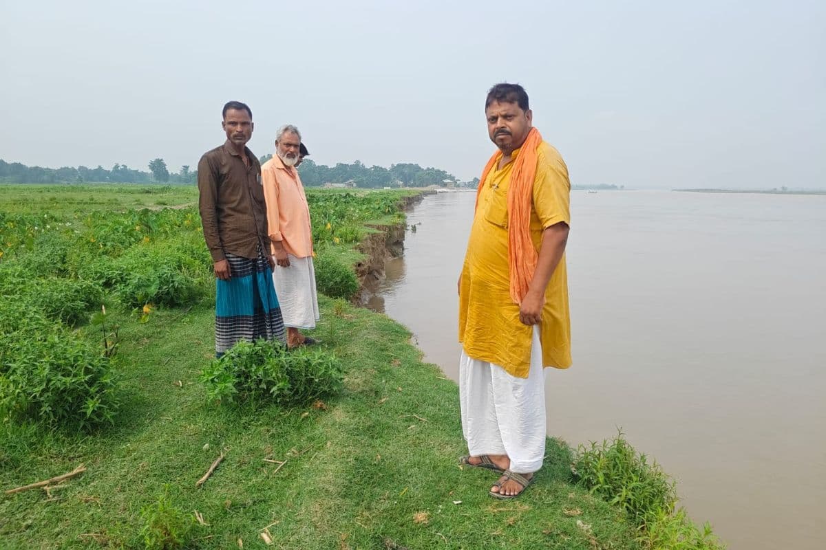 महानंदा के रौद्र रूप से बलिया बेलौन में बाढ़ का खतरा: परवल की फसल डूबी, कई गांवों में तेज हुआ नदी का कटाव