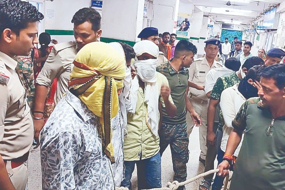 पैसे की धमक और सिस्टम की चूक: जानें कैसे लखीसराय में बायोमेट्रिक टीम से मिलकर सॉल्वर गैंग ने NEET (UG) परीक्षा को बनाया 'मजाक'