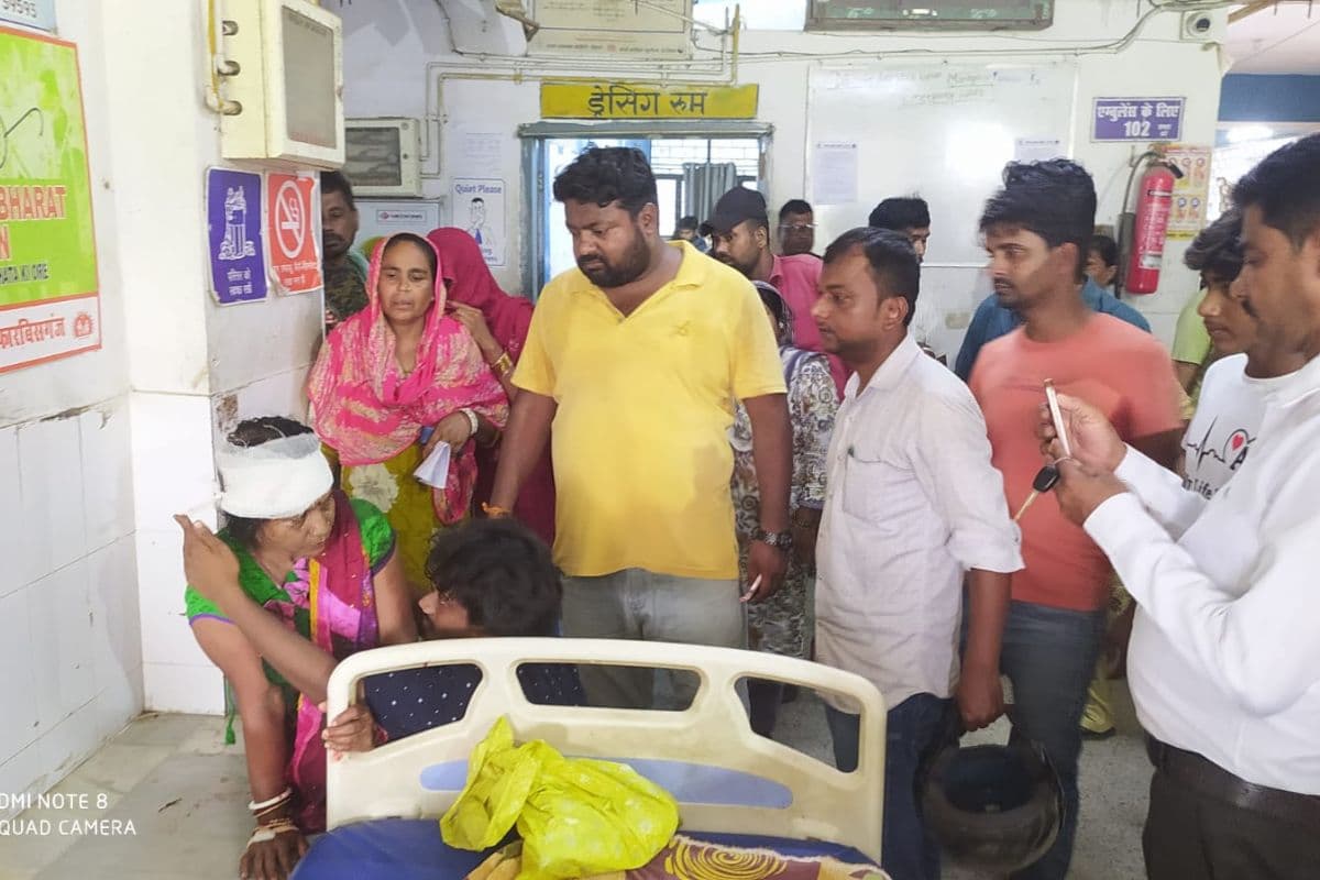 सत्संग जा रहे बाइक सवार दंपत्ति को अज्ञात वाहन ने कुचला; पति की मौके पर मौत, पत्नी गंभीर रूप से घायल