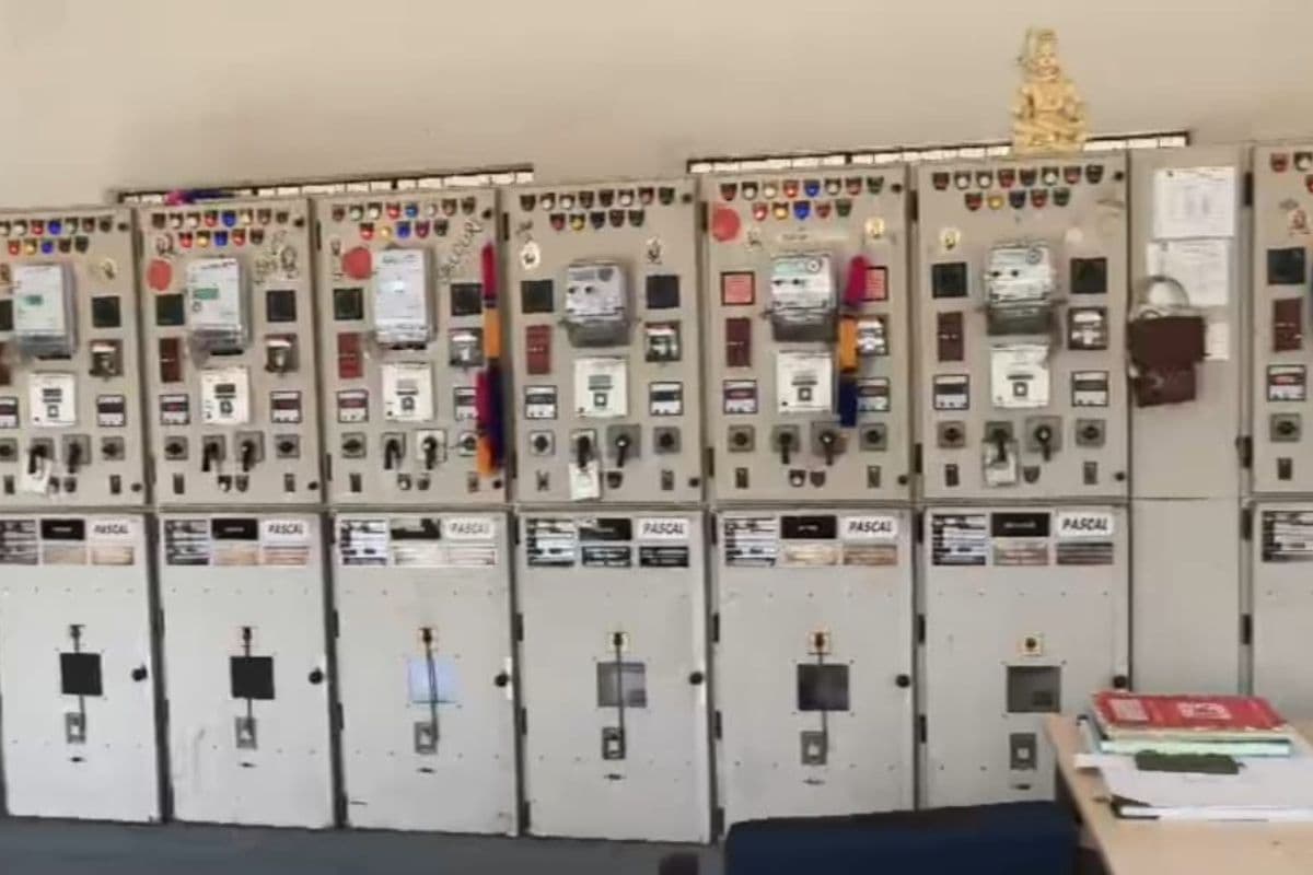 पेटभरी खान टोला में भीषण गर्मी के बीच जला ट्रांसफार्मर, ब्लैकआउट से मची त्राहिमाम