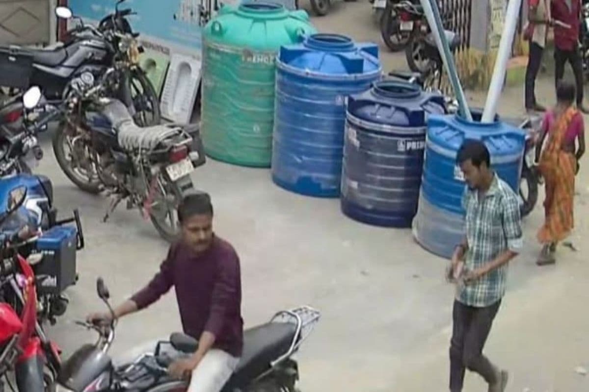 अररिया के एडीबी चौक से चोरी हुई बाइक कुर्साकांटा से बरामद, शराब तस्करी में हो रहा था इस्तेमाल