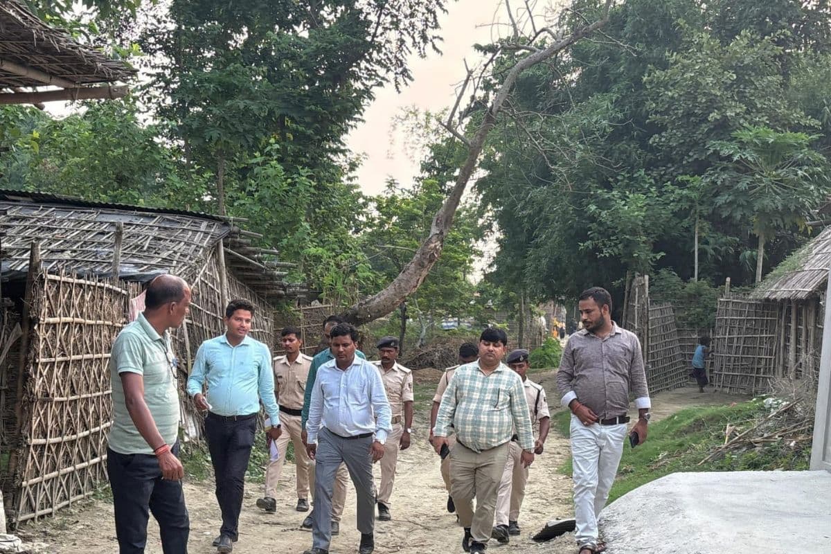 बाढ़ पूर्व तैयारियों को लेकर एडीएम ने परमान नदी के तटबंधों व सिताधार का किया निरीक्षण