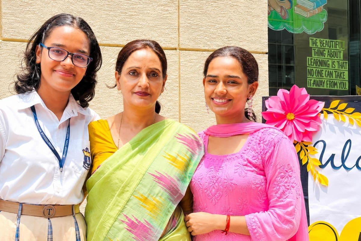 Patna News: Global Parents Day Special- हर कामयाबी के पीछे छिपा है माता-पिता का त्याग, बेटियों की सफलता की असली कहानी ने दिल छू लिया