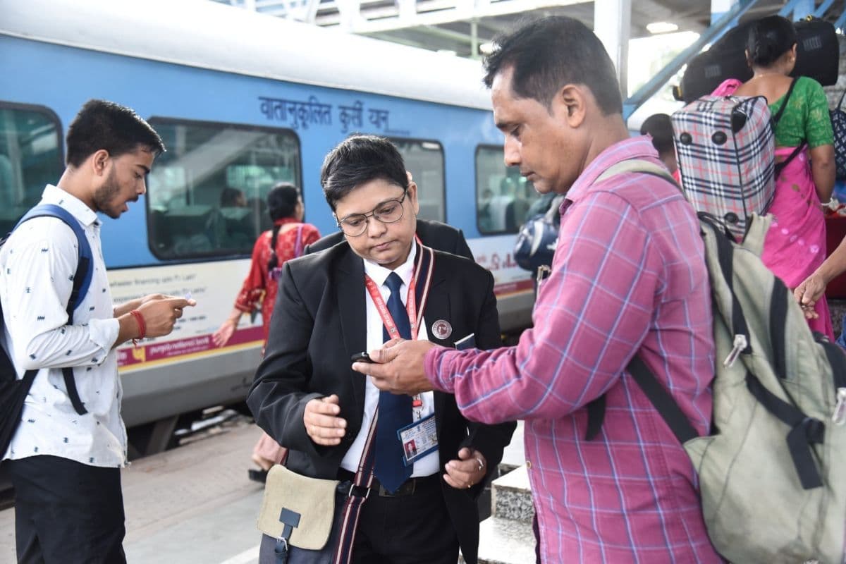 NFR में टिकट जांच का महा-अभियान: न्यू जलपाईगुड़ी अनुभाग ने एक महीने में वसूला ₹2.08 करोड़ का रिकॉर्ड जुर्माना