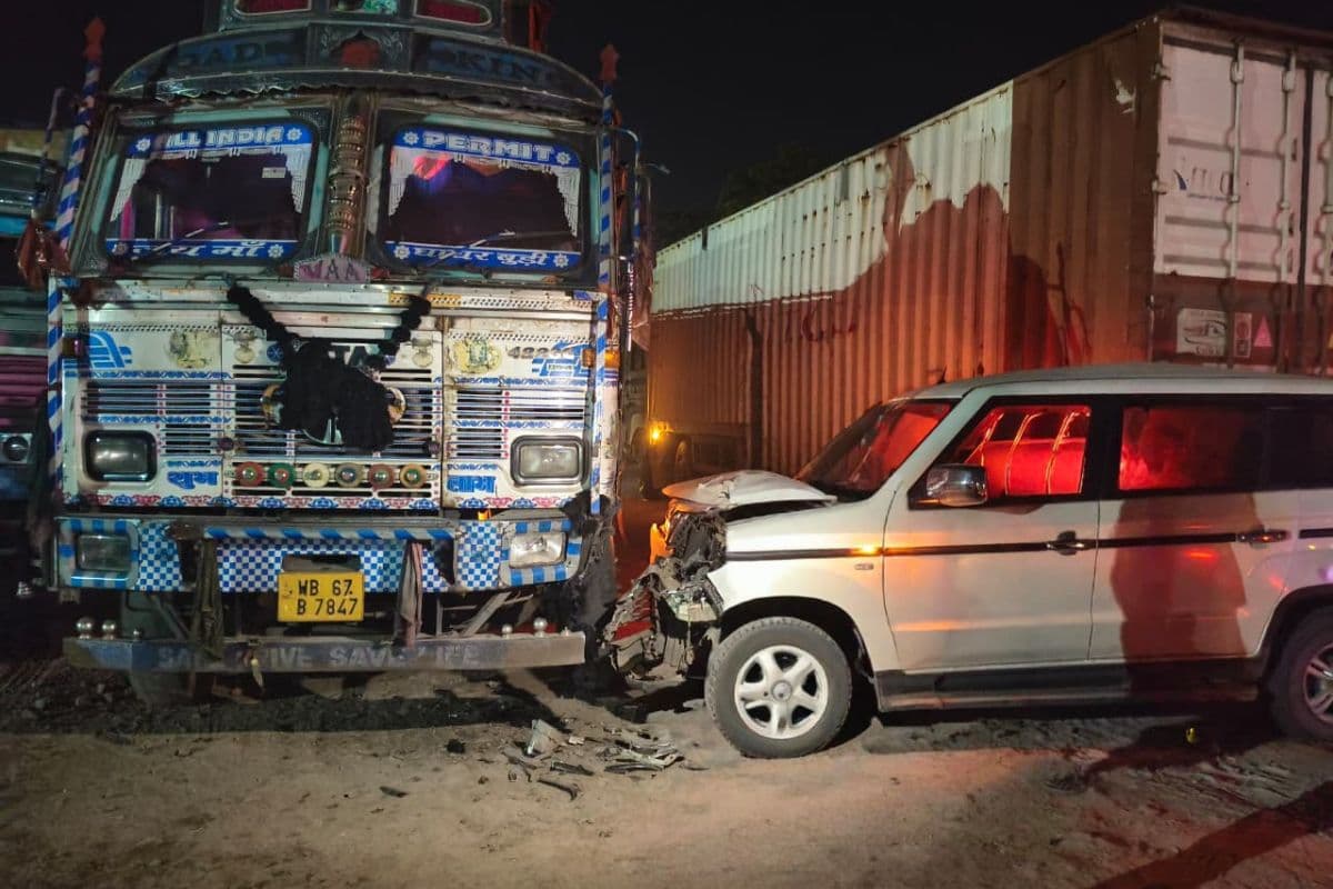 NH-31 पर भीषण सड़क हादसा: खड़ी गाड़ी में अनियंत्रित स्कॉर्पियो ने मारी जोरदार टक्कर, 4 लोग गंभीर रूप से घायल