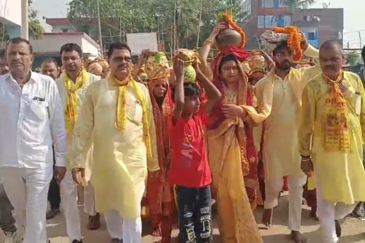 1151 महिलाओं की भव्य कलश यात्रा से गूंजा नालंदा, श्रीमद्भागवत कथा महायज्ञ का शुभारंभ