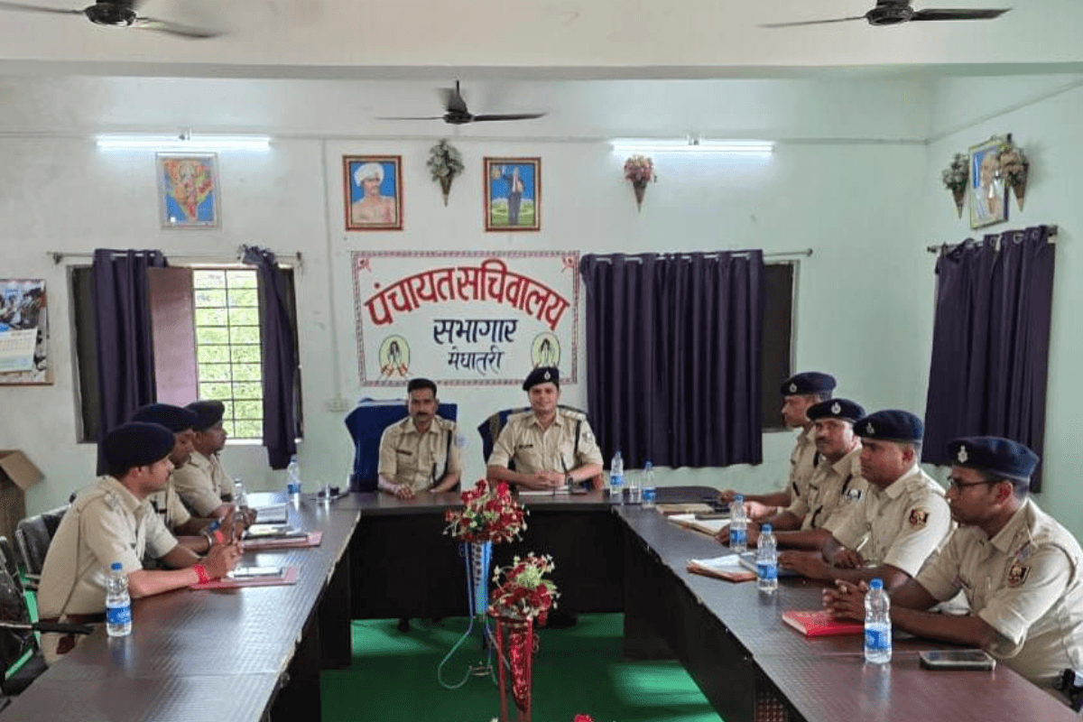 शराब तस्करों और अपराधियों पर कसेगा शिकंजा, रजौली और कोडरमा पुलिस ने बनाई संयुक्त रणनीति