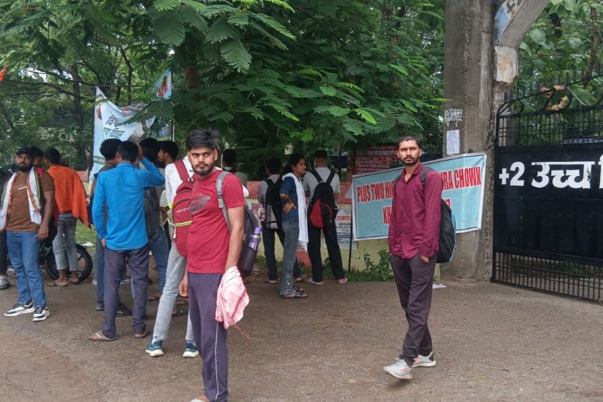 जमुई में 13 केंद्रों पर आज होगी सिपाही चालक भर्ती परीक्षा, सुबह से ही केंद्रों पर पहुंचने लगे अभ्यर्थी
