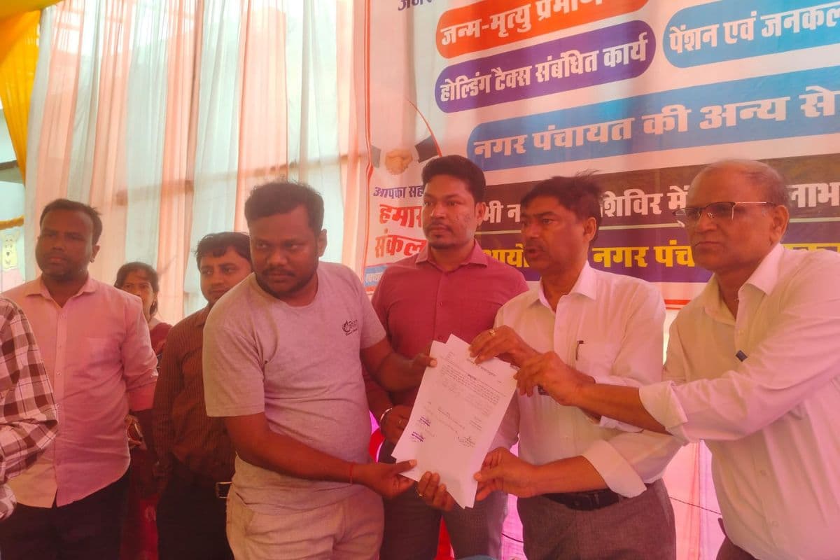 नंगे तारों से हादसे का डर, जलजमाव से परेशान लोग, सहयोग शिविर में छलका वार्डवासियों का दर्द