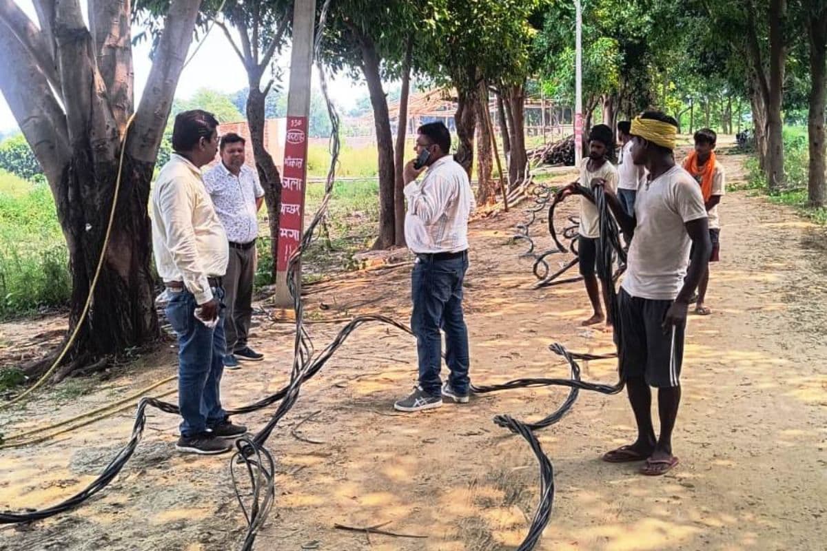 सुलतानगंज में ‘जीरो रिस्क’ पर बिजली विभाग: कांवरिया पथ पर बिछेंगे 2 KM नए तार