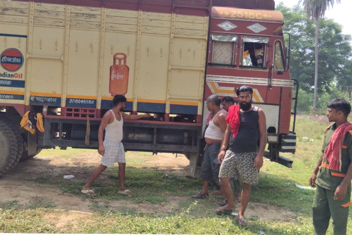 अमरपुर में गैस गोदाम के पास खड़े तीन ट्रकों से ढाई सौ लीटर डीजल चोरी, चालकों में दहशत