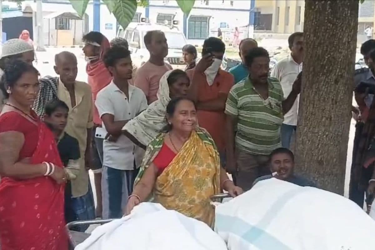 भागलपुर के मदरौनी में मची चीख-पुकार, खेत में भिंडी तोड़ने गई मां को बचाने दौड़ा बेटा, करंट की चपेट में आने से दोनों की मौत