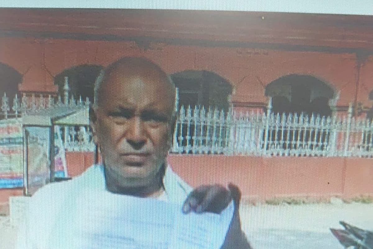 छह साल से अटकी जमीन, रजिस्ट्री रोक हटाने के लिए डीएम से लगाई गुहार