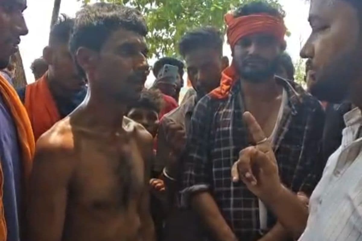 साधु के भेष में ठगी का आरोप, सीवान में ग्रामीणों ने युवक को पकड़कर पुलिस को सौंपा
