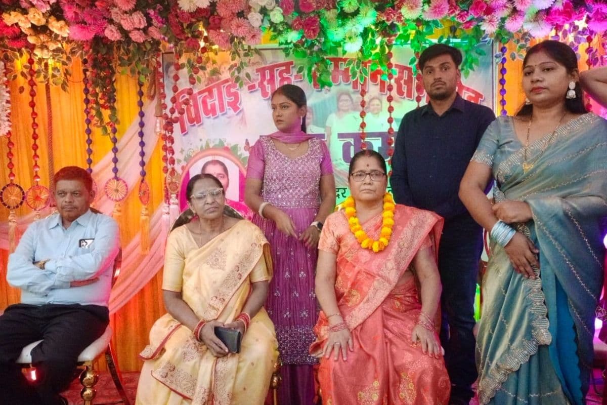 36 वर्षो की बेदाग सेवा के बाद सदर अस्पताल नवादा से एएनएम उषा कुमारी सेवानिवृत्त