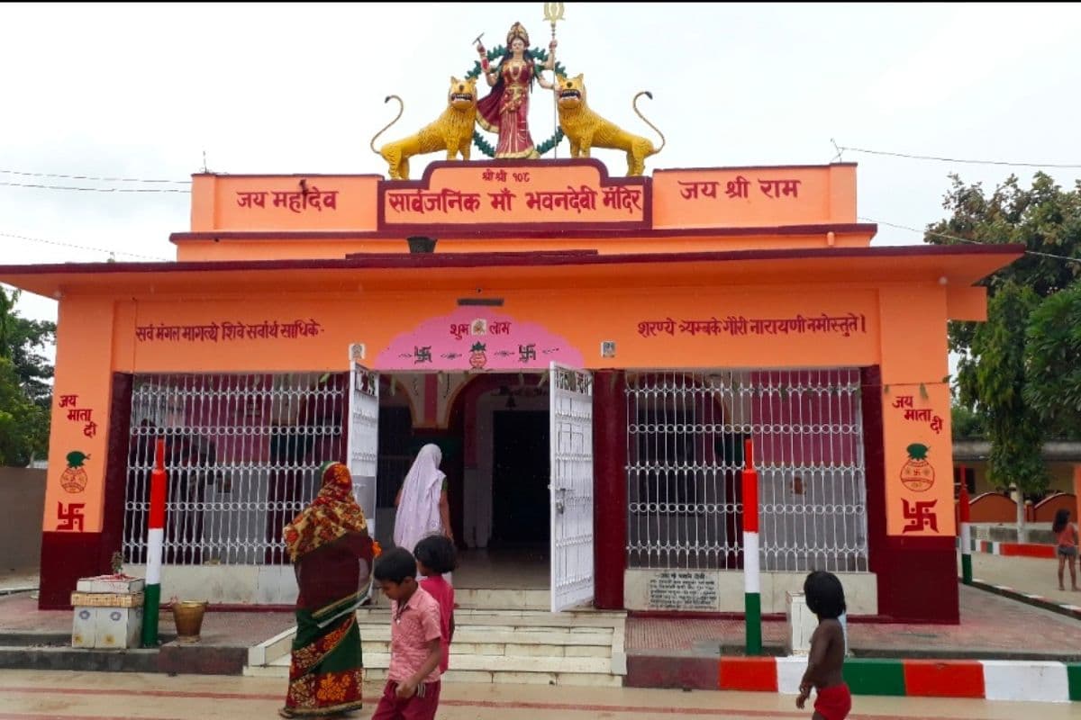 पिंड रूप में होती है मां की आराधना: जानें 18वीं सदी के इस भव्य मंदिर का इतिहास