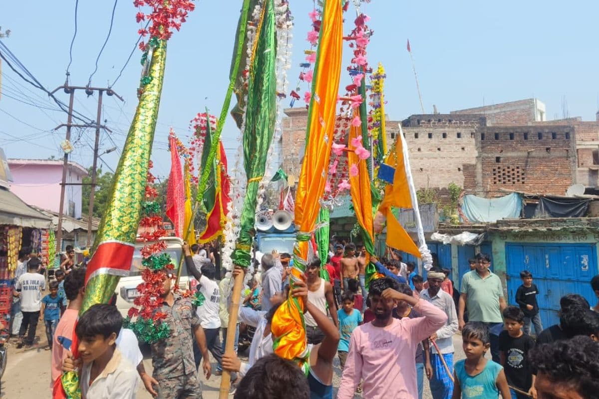 या अली और या हुसैन के नारों से गूंजा हवेली खड़गपुर, नवमी का जुलूस बना आकर्षण का केंद्र