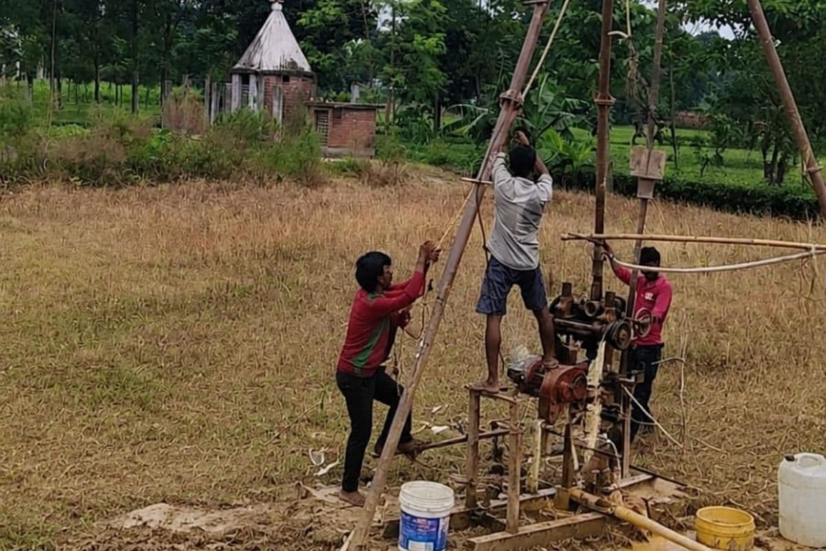 चिकेन नेक को मिलेगा चौथा रेल कॉरिडोर, ठाकुरगंज–चटेरहाट नई रेल लाइन के लिए मिट्टी जांच शुरू