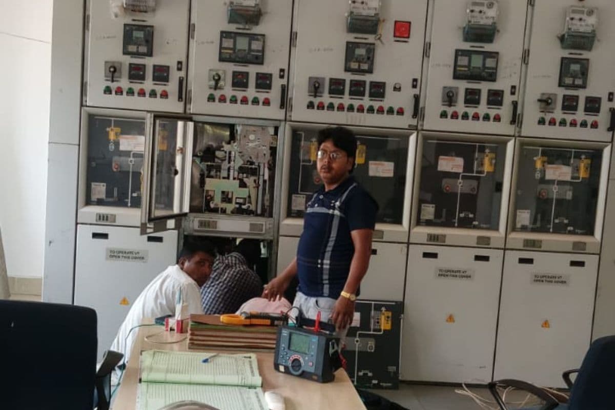 बिजली विभाग ने जारी किए हेल्पलाइन नंबर, आंधी-बारिश से प्रभावित आपूर्ति हुई बहाल बिजली विभाग ने जारी किए हेल्पलाइन नंबर, आंधी-बारिश से प्रभावित आपूर्ति हुई बहाल