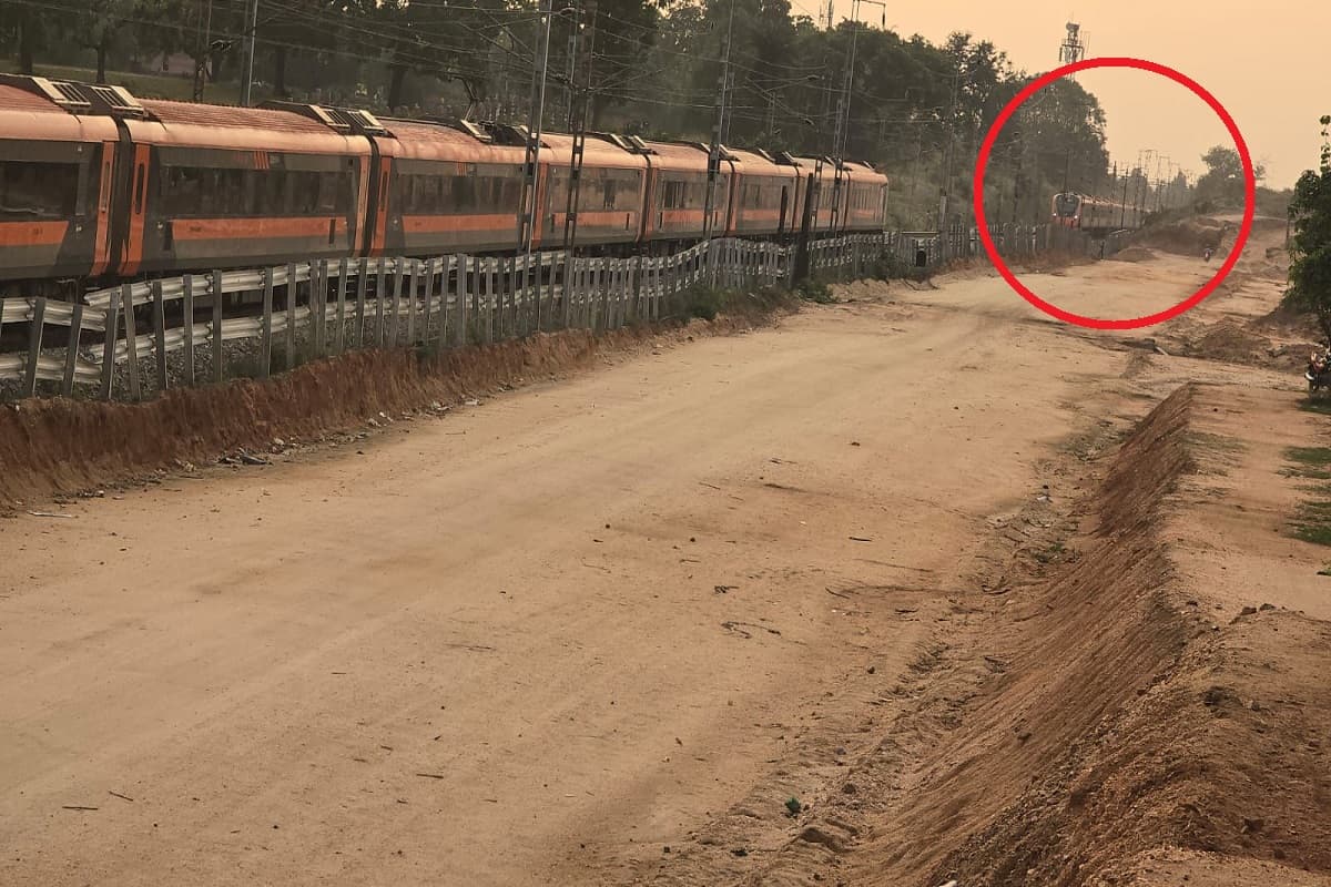एक ही ट्रैक पर एक साथ पहुंचीं दो वंदे भारत ट्रेन, सिग्नल सिस्टम से टला बड़ा हादसा