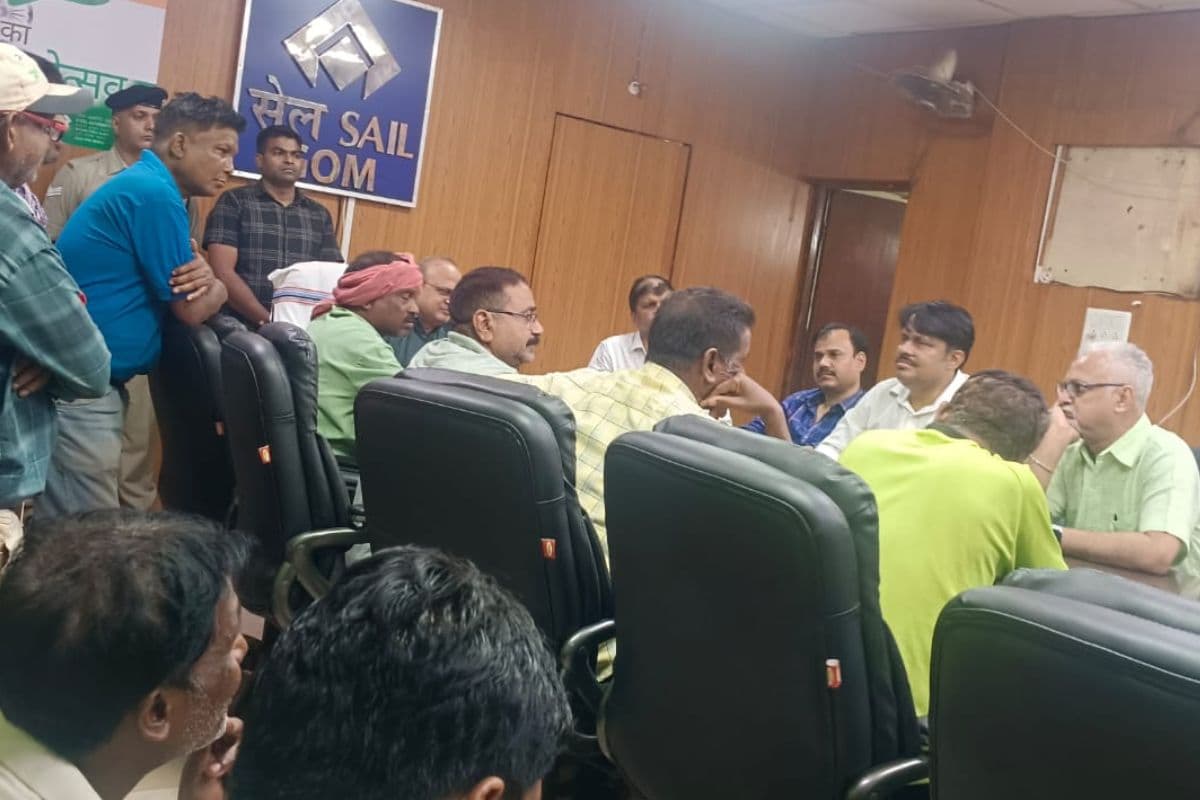 पश्चिमी सिंहभूम: संयुक्त यूनियन का आंदोलन लाया रंग, फिलहाल टली बायोमेट्रिक व्यवस्था 