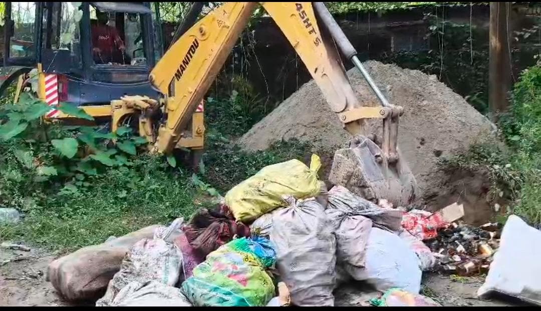 किशनगंज के बहादुरगंज थाना परिसर में 6229 लीटर से अधिक शराब विनष्ट