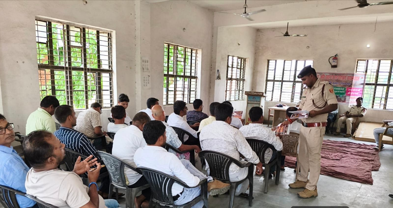 मधेपुरा में शिक्षकों और अधिकारियों को अग्नि सुरक्षा का दिया गया प्रशिक्षण, बचाव के उपायों से कराया अवगत