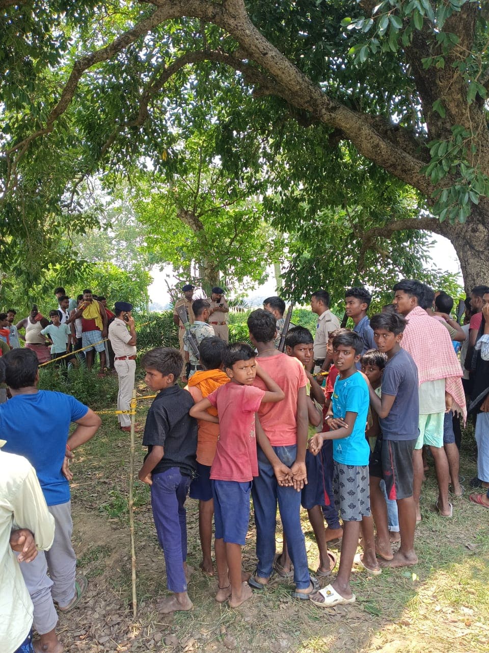 भागलपुर में कलिया नदी किनारे संदिग्ध अवस्था में मिला विवाहिता का शव, गला रेतकर हत्या की आशंका