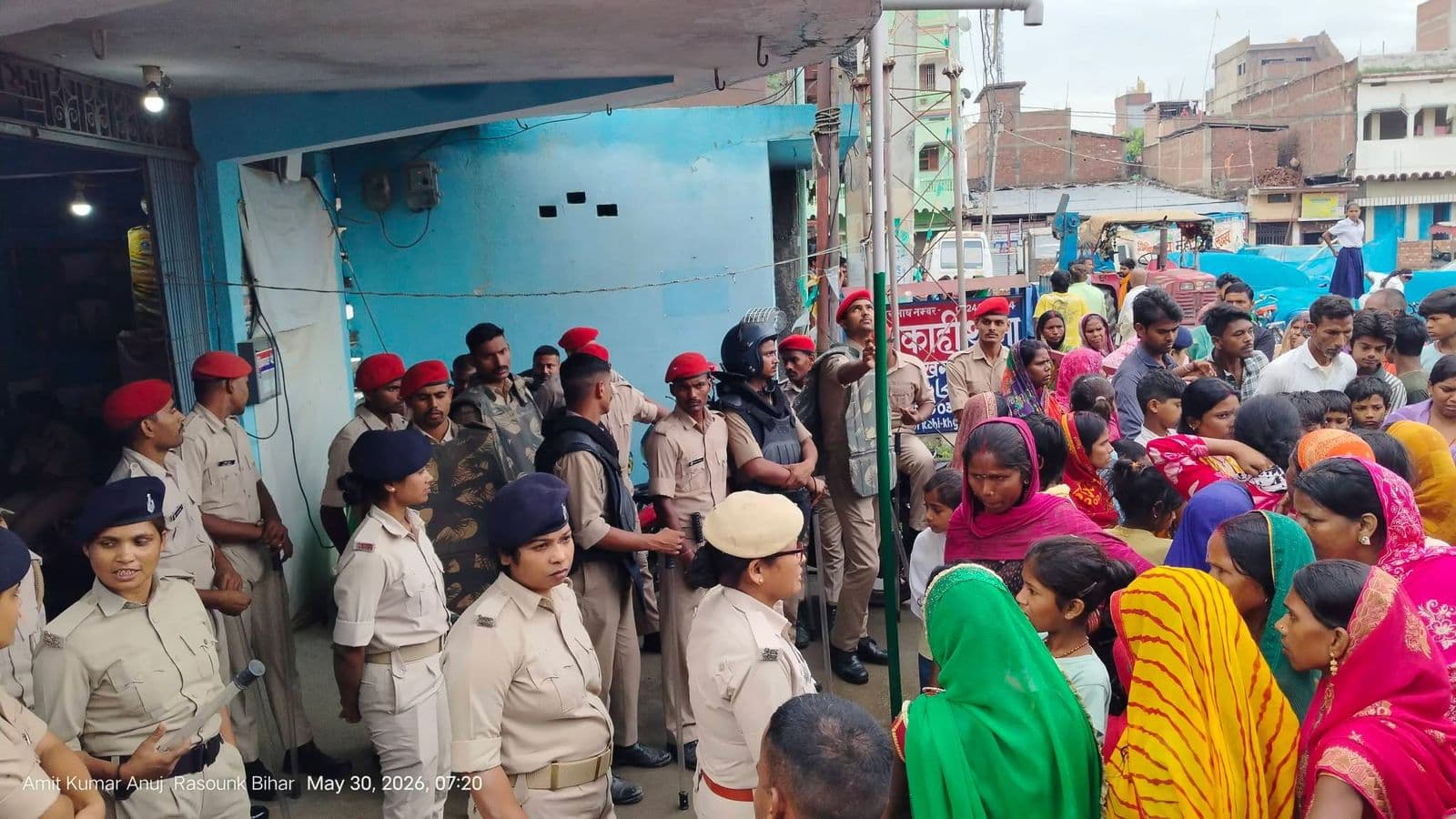 खगड़िया के मोरकाही थाना हंगामा मामले में 29 नामजद व 200 अज्ञात पर प्राथमिकी, गिरफ्तारी को लेकर छापेमारी तेज