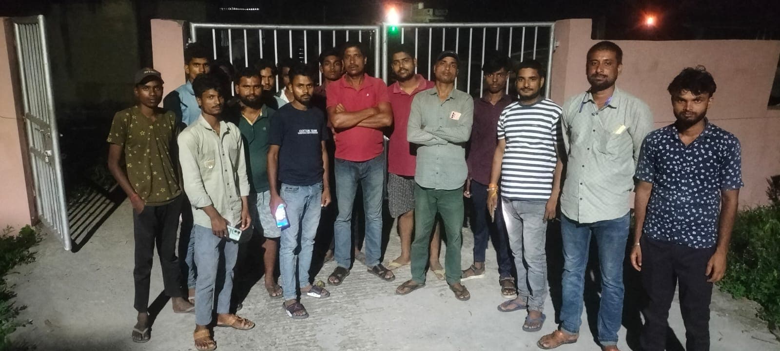 लो वोल्टेज से परेशान बढेपारा के ग्रामीणों का पावर ग्रिड पर फूटा गुस्सा, SDO के आश्वासन पर शांत हुए लोग