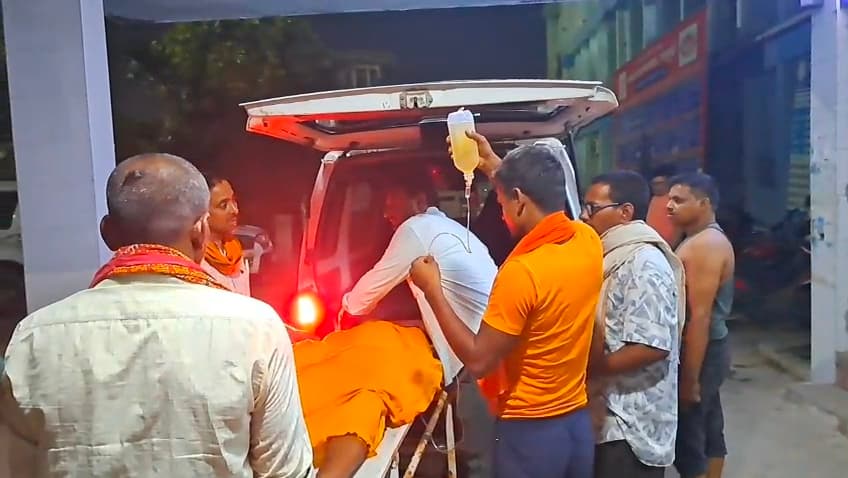जमुई में ट्रक की टक्कर से पिकअप चालक गंभीर घायल, बेहतर इलाज के लिए पटना रेफर